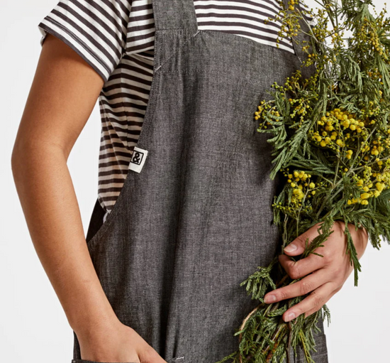 Hedley & Bennett The Smock Apron - Black Salt Chambray