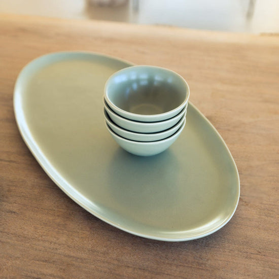 Fable The Oval Serving Platter - Beachgrass Green